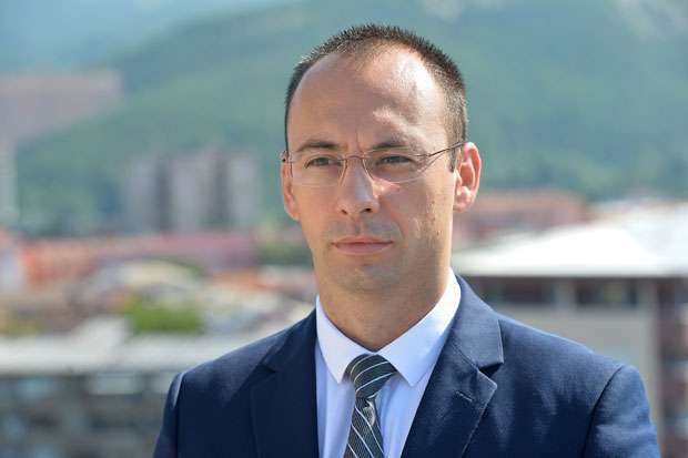 Igor Simiq gënjen nga veriu