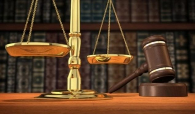 Dënohen ish-shefi i Kabinetit të Kryetarit të Pejës dhe tre zyrtarët komunalë të akuzuar për korrupsion