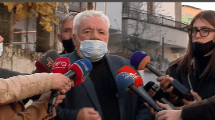 Xhaxhai i 25 vjeçarit që u vra nga polici: S’kishte armë, kishe dy hurma në dorë