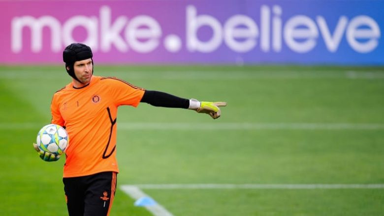 Petr Cech rikthehet zyrtarisht në fushë për takimin e të rinjve të Chelseat ndaj atyre të Tottenhamit