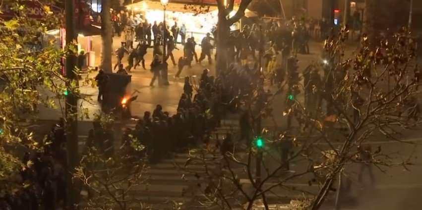 Franca në protestë, 46 të arrestuar dhe 37 policë të plagosur