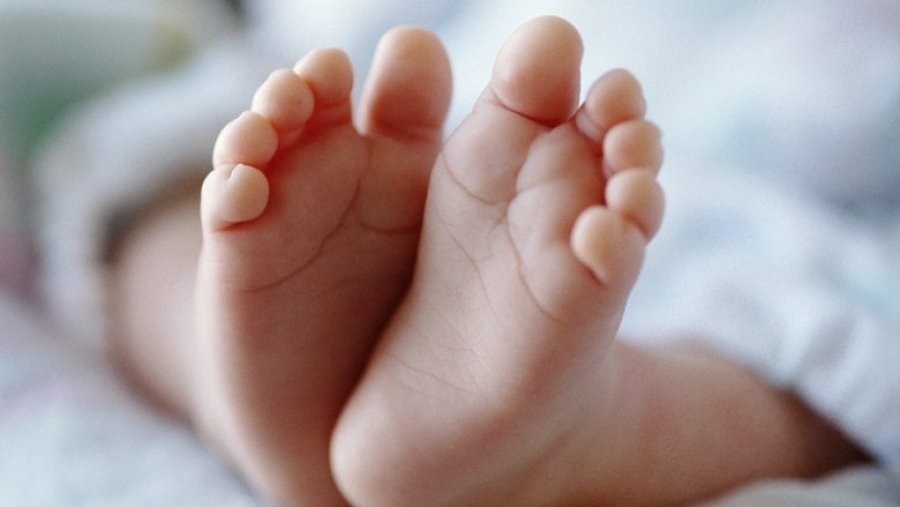 Lindin binjakët “një në një milion” në Indi