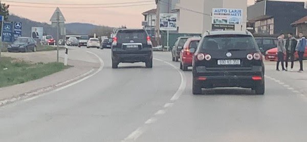 ​Vetura zyrtare tejkalim në vijë të plotë