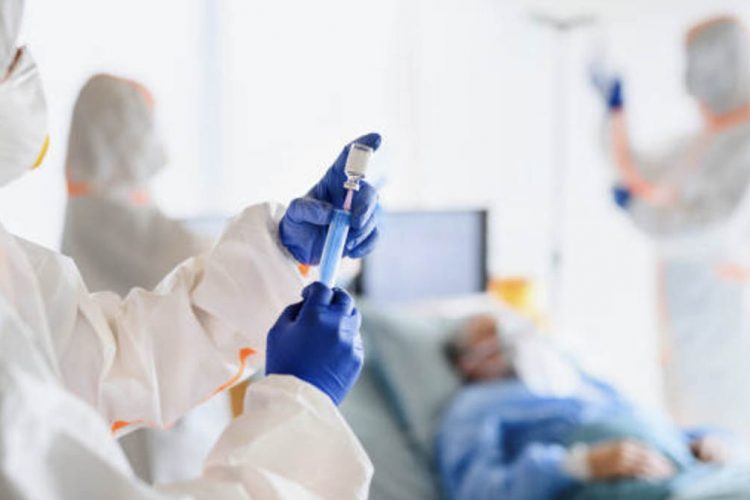 Covid-19 – Nga se përbëhet secila vaksinë zyrtare dhe si funksionojnë ato?
