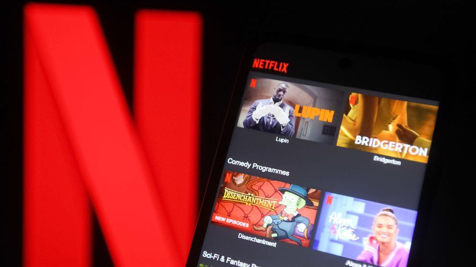 Pandemia ‘godet’ edhe gjigantin Netflix, bien aksionet