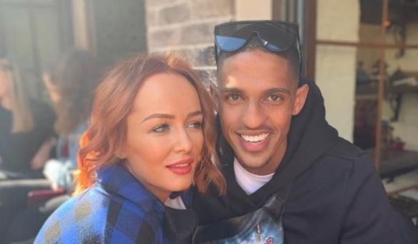 Adriana Matoshi i bashkohet sfidës në TikTok, publikon mesazhet që i dërgon i dashuri