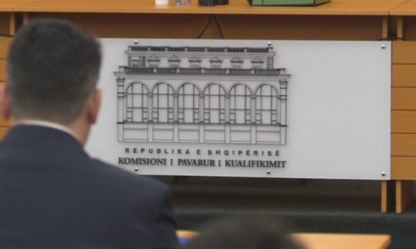 42 zyrtarë të drejtësisë nën hetim