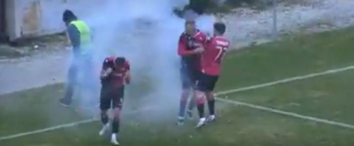 E pazakontë! Futbollistit të Shkëndijës i shpërthen para fytyrës