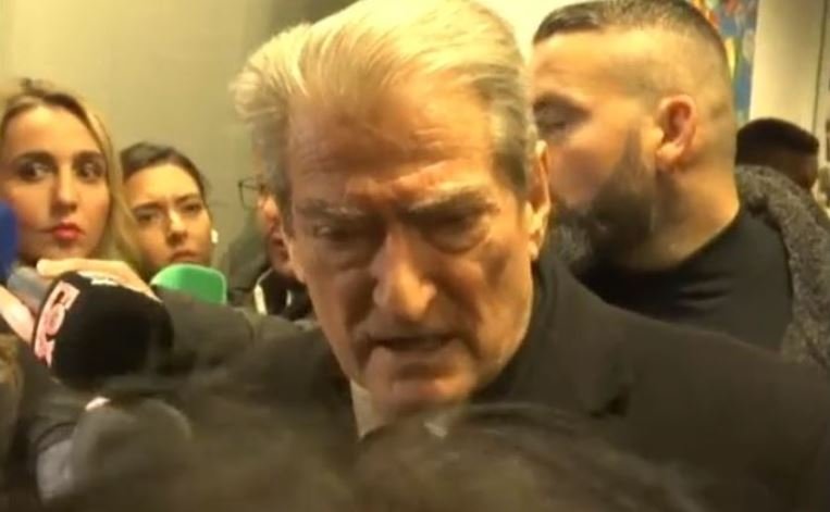 “Kanë armë”, Berisha: Selia e PD e mbushur me banda të armatosura, kanë kërcënuar demokratët