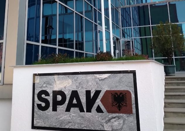 Arrestimi ish-ministrit Lefter Koka, SPAK njoftim zyrtar: Të shpallur në kërkim Klodian Zoto dhe Stela Gugali