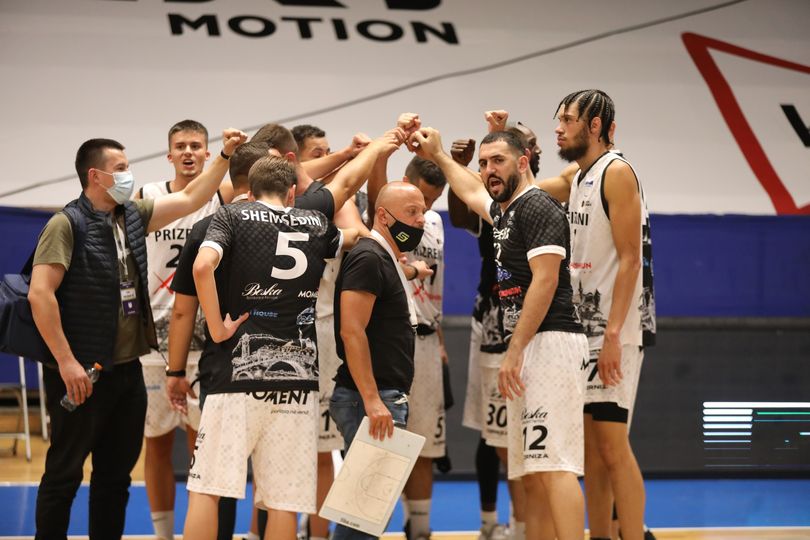 Prizrenasit fitojnë përballjen ndaj prishtinasve