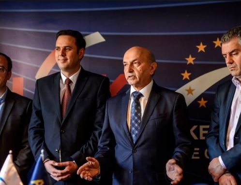 Abdixhiku i kundërpërgjigjet Mustafës