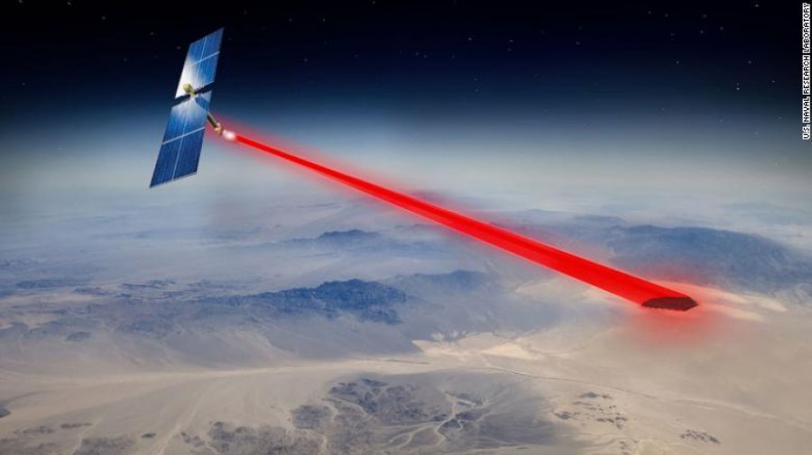 Testohet paneli solar që mbledh energji në hapësirë për të dërguar në Tokë