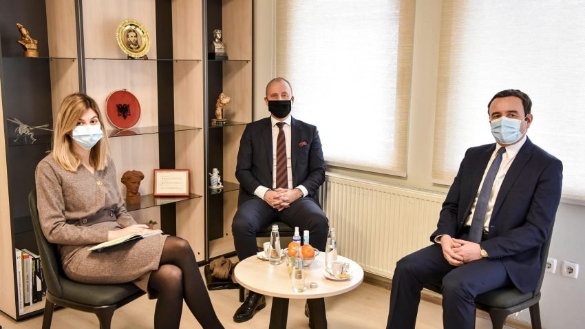 Ambasadori i Norvegjisë përgëzon Kurtin për përfshirjen e madhe të grave në listën e kandidatëve për deputetë