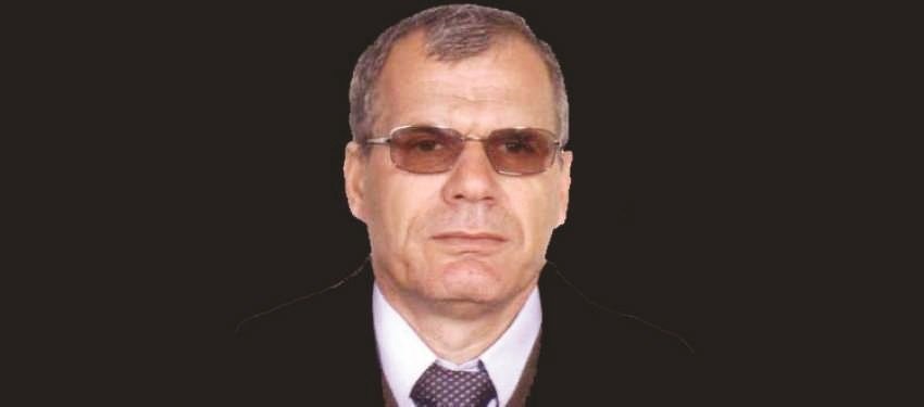 Intelektuali dhe politikani mëndjemadh e servil