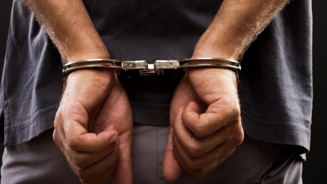 Paraburgim për katër persona që dyshohen për 14 vjedhje në shtëpi, lokale dhe ordinanca