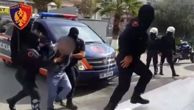 Çudia në Durrës/ 36- vjeçari kapet mat duke vjedhur alkool në supermarket