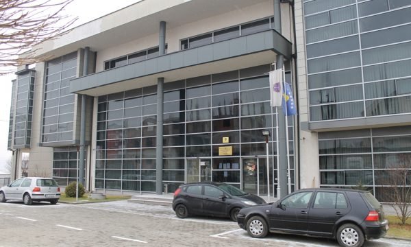 Aksidentoi tre persona, Gjykata cakton masën e paraburgimit ndaj shoferit
