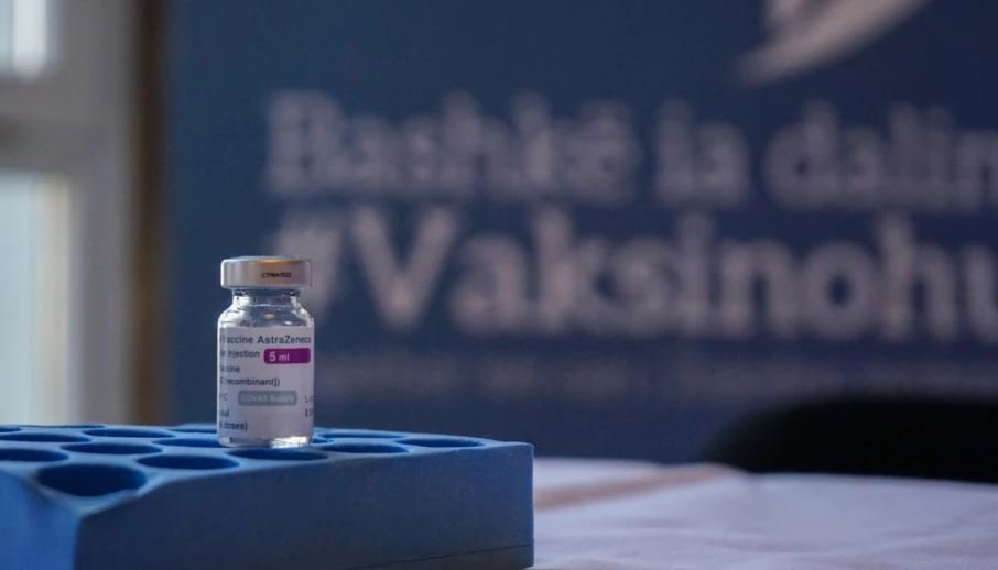 Kosova pranon mbi 182 mijë doza të vaksinës nga Norvegjia