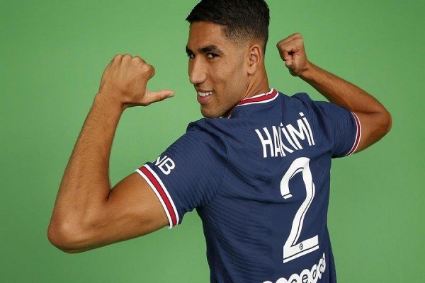 ​Zyrtare, Hakimi lojtar i PSG-së