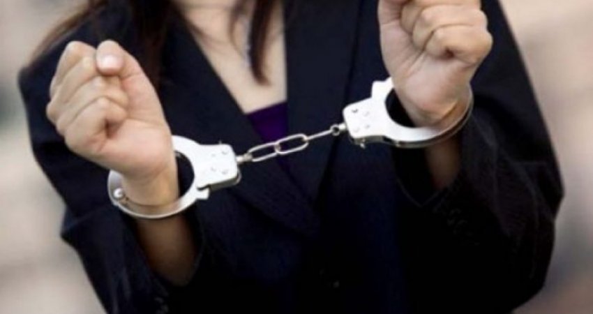 Arrestohet 23 vjeçarja nga Mitrovica, e cila u prezantua rrejshëm si zyrtare e Prokurorisë