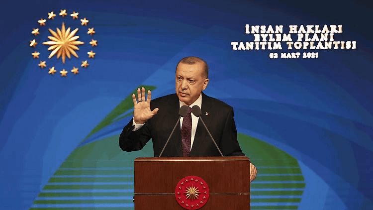 Pavarësisht prej mijëra të burgosurve, Erdogan paraqet planin për të drejtat e njeriut