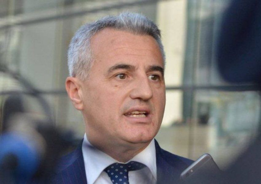 Revoltohet Arianit Koci me politikanët shqiptarë: E kanë shfrytëzu rastin, boll marre çka kanë bërë…!