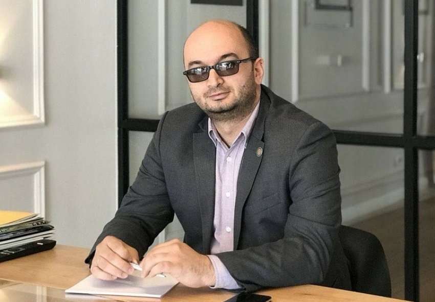 Eksperti i sigurisë tregon sesi grupet kriminale i shumëzojnë çelësat e veturave pa dijeninë e shoferëve