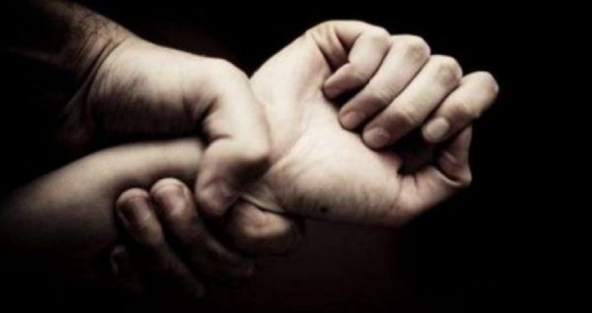 Sulmon bashkëshorten në gjendje të dehur, arrestohet i dyshuari nga Rahoveci