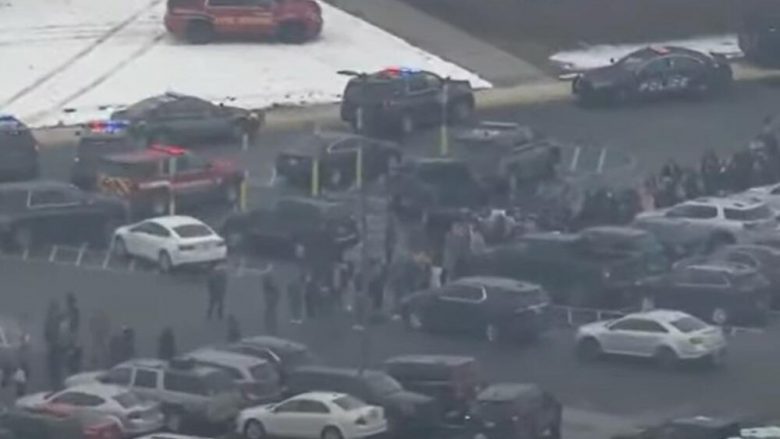 Sulm i armatosur në një shkollë në Michigan, vriten tre nxënës dhe plagosen gjashtë tjerë –15-vjeçari shtiu mbi bashkëmoshatarët
