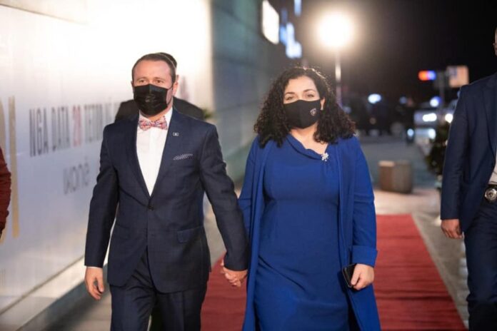 Ja si u duken çifti presidencial në premierën e filmit “Zgjoi”
