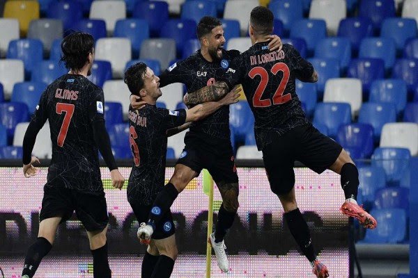 Napoli merr kreun e tabelës së Serie A, mposht Bolognan