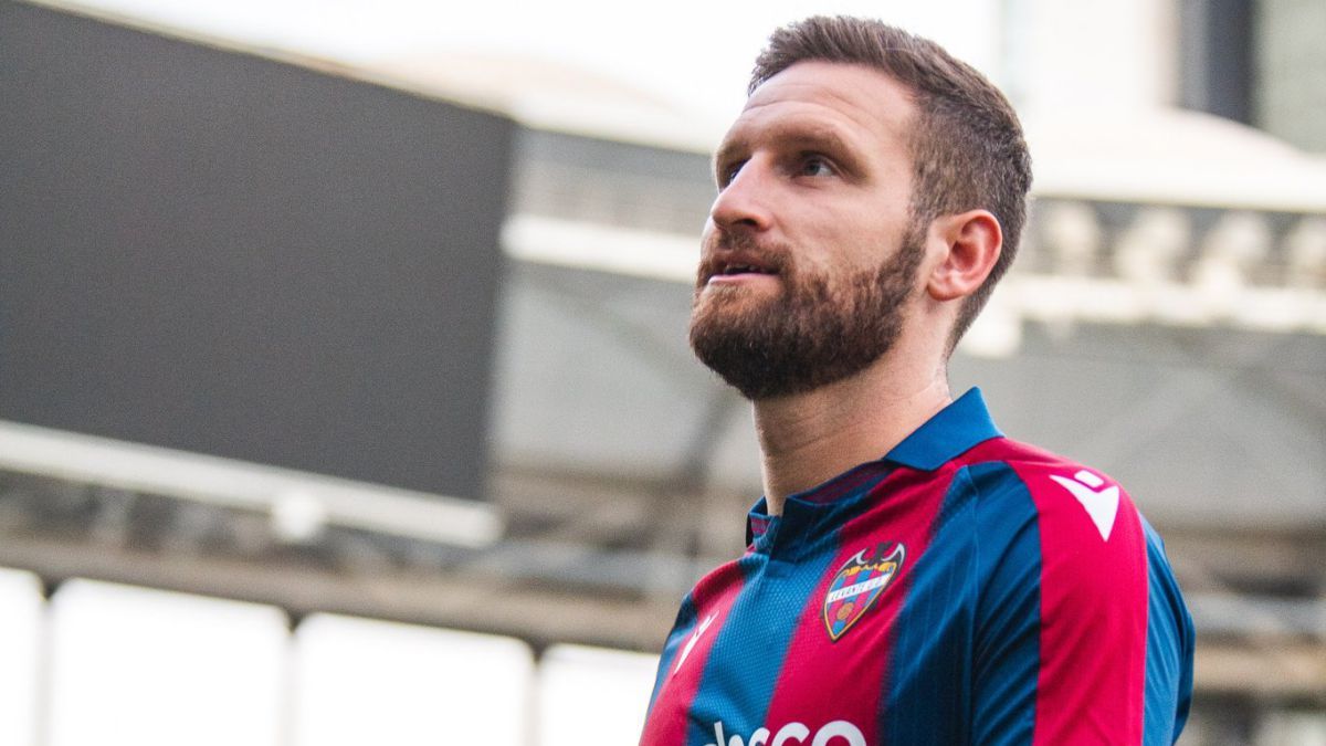  Mustafi ka sulmuar ekipin e Schalkes