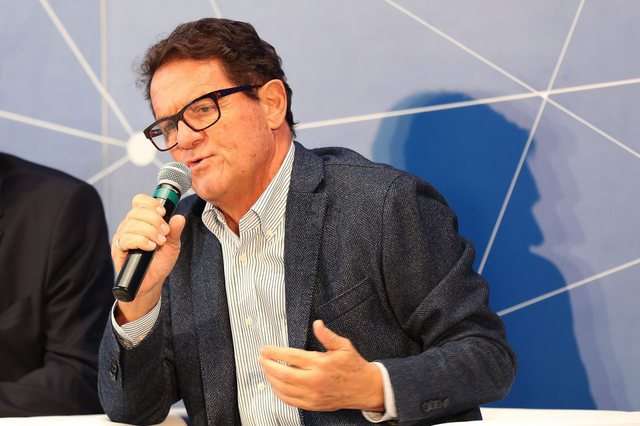 Capello zbulon ekipin