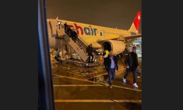 Kaos në Cyrih: “Në aeroplanin që nisej për Prishtinë nisi të hyjë tym, pasagjerët thyen dyert”