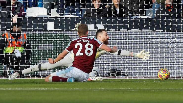 West Ham fiton, i rri në bisht Manchester Utd