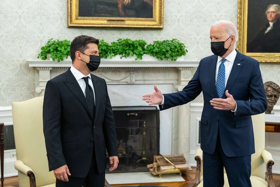 Tensionet Ukrainë-Rusi, Biden bisedon të dielën me Zelenskiy-n