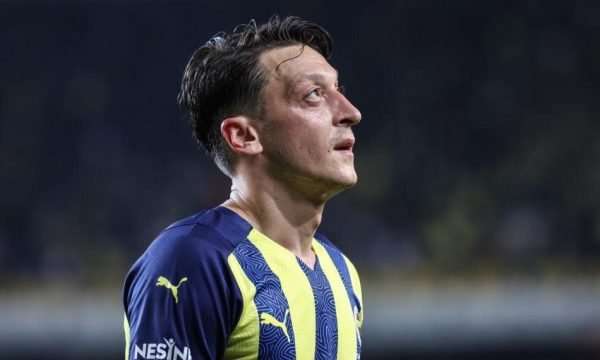Ozil nënshkruan me ekipin e njohur turk