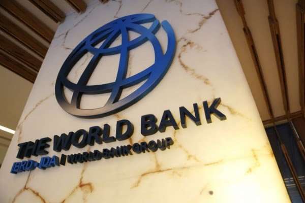 Në nivel global, rreth 2.4 miliardë gra nuk kanë të njëjtat të drejta ekonomike si burrat