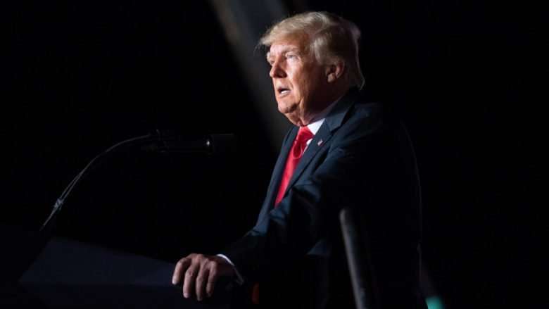 Aeroplani që barte Donald Trumpin kishte një “dështim” të motorit dhe bën ulje emergjente në New Orleans