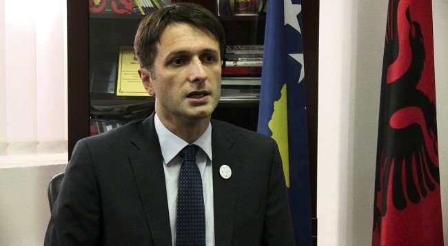 Muratit s’i vjen mirë që Vuçiq u gjend tek terminali i gazit në Greqi, kritikon lidershipin e Kosovës