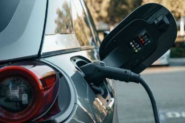 ​Çmimi i gazit të makinave në këtë shtet evropian është gati tri euro