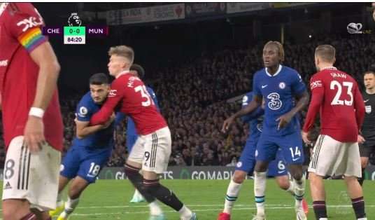 McTominay nuk i falet gafa ndaj sulmuesit shqiptar!