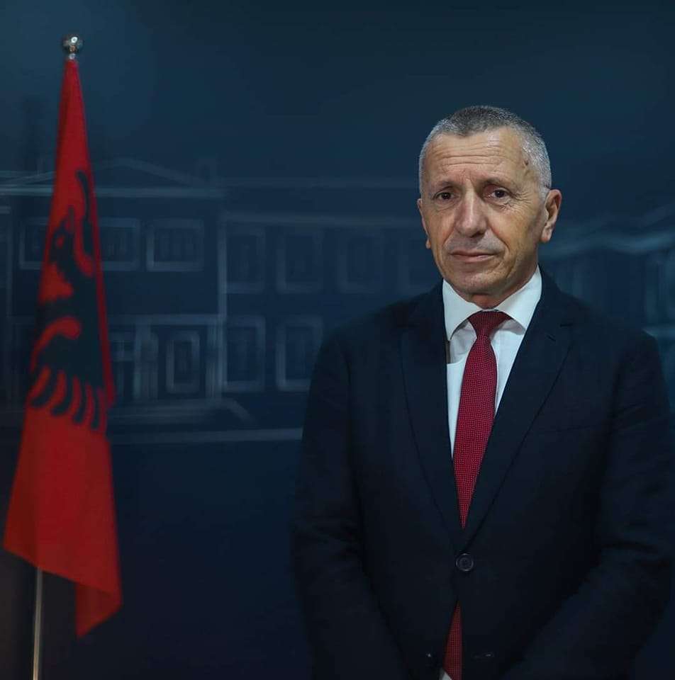 E tmerrshme/ Deputetja serbe kërkon arrestimin e Shaip Kamberit: Gabuam me lirimin e Albin Kurtit