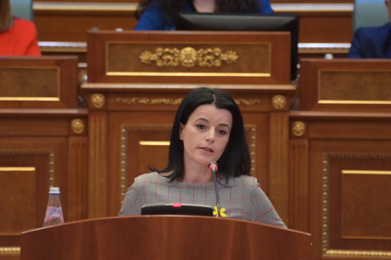 Vasfije Krasniqi dorëhiqet nga pozita e deputetes së VV-së, e tregon arsyen