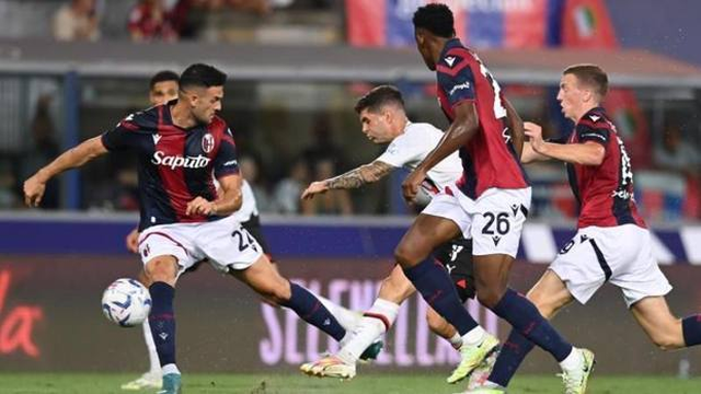 Milan perfekt në debutim, mjaftojnë Giroud dhe Pulisic, Bologna dorëzohet