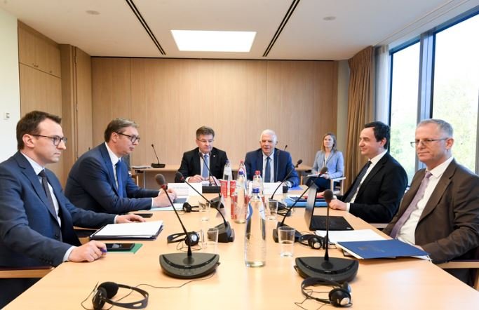 Konfirmon Qeveria: Ja kur do të mbahet takimi i radhës kokë me kokë Kurti-Vuçiq