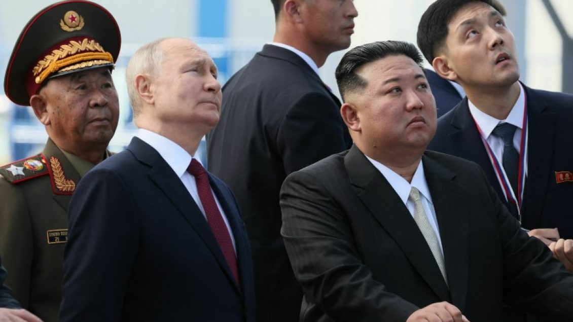 Koreja e Veriut vazhdon ta ndihmojë me armatim Rusinë