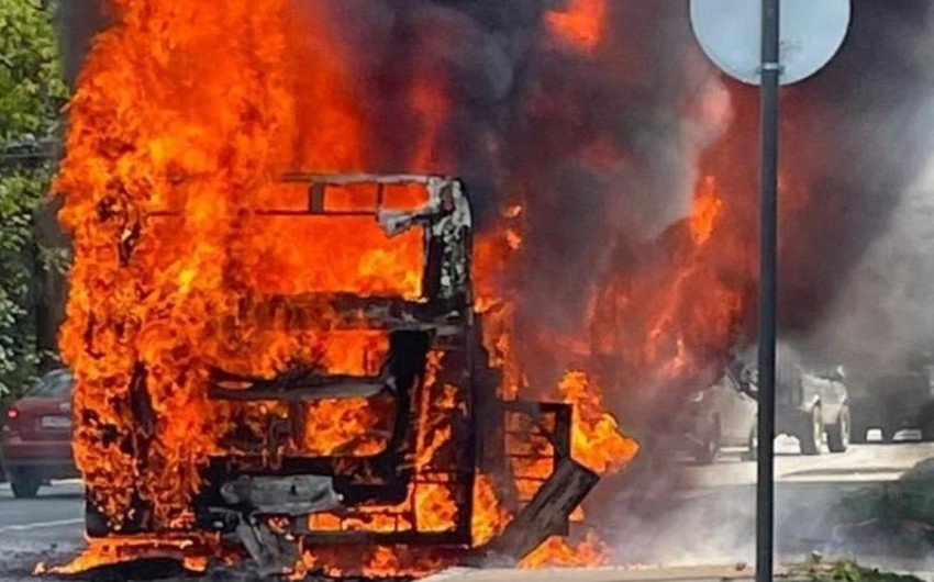 Indi/ Autobusi përplaset me një kamion, 12 persona u vranë dhe 14 të tjerë pësuan lëndime të rënda
