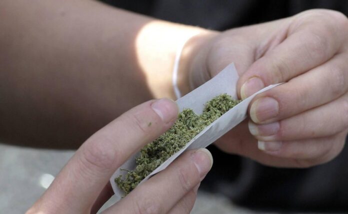 Shtohen rastet e goditjes në tru! Përveç të moshuarve janë shtuar të rinjtë, shkak alkooli dhe droga
